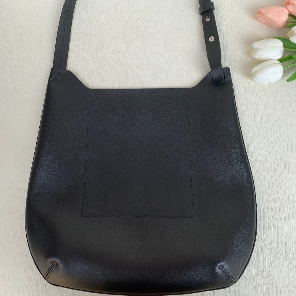 Everlane The Cactus Leather Hobo in black